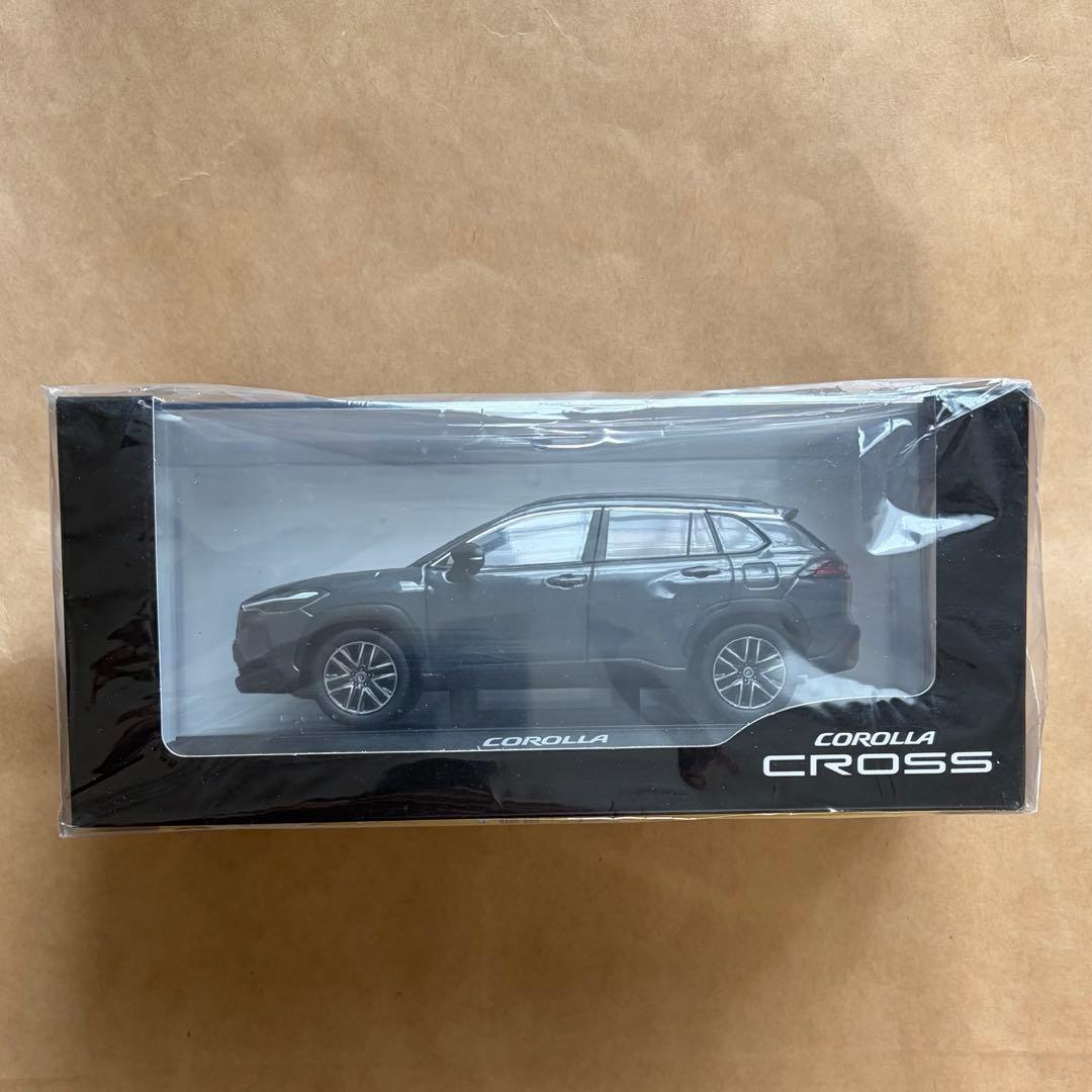 新型カローラ クロス 1/30 ミニカー　アッシュ
