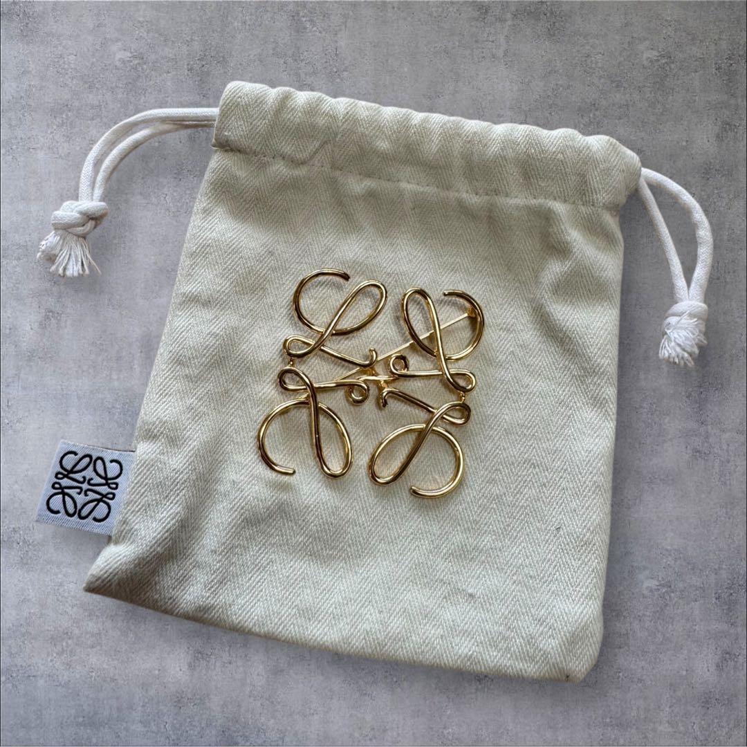 【美品】ロエベ LOEWE アナグラム ブローチ ゴールド 保存袋付き