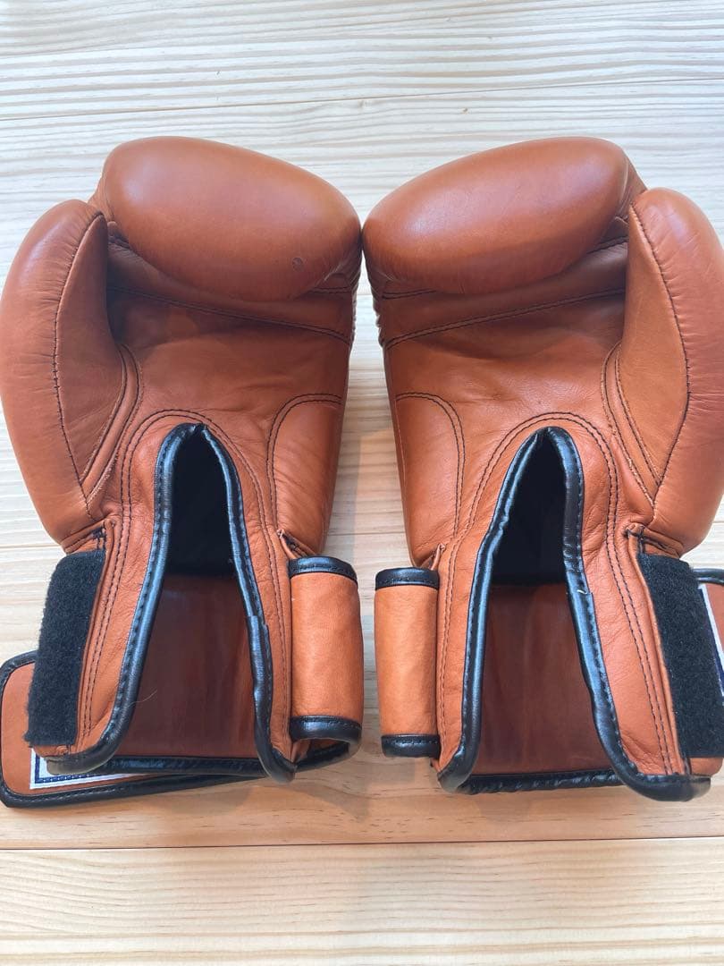 【美品】WINDY キックボクシンググローブ 14oz ブラウン