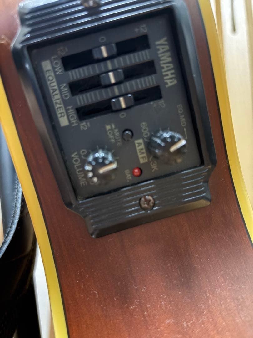 Yamaha APX-4A-SPLエレクトリックアコースティックギター ケース付