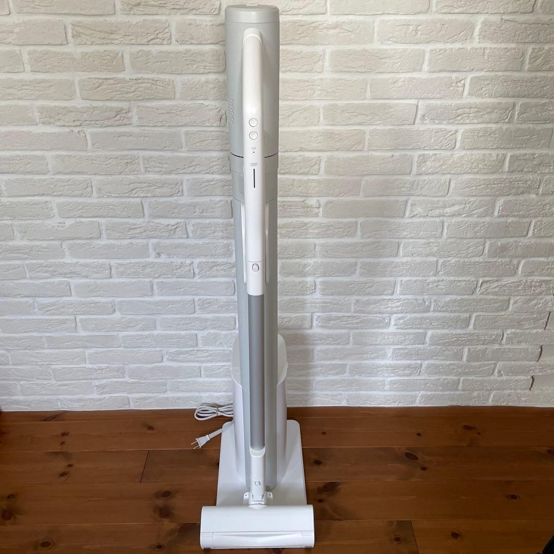 【2025年製】Panasonic 充電式掃除機　ホワイトMC-NX700K