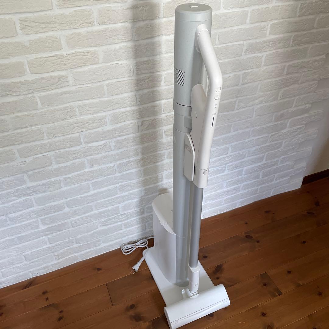 【2025年製】Panasonic 充電式掃除機　ホワイトMC-NX700K