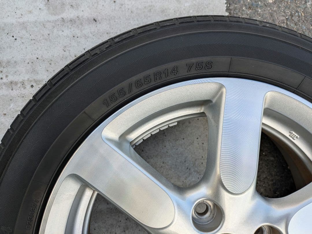 美品✨ N-ONE jg1プレミアム 純正ホイール① (155/65R14)