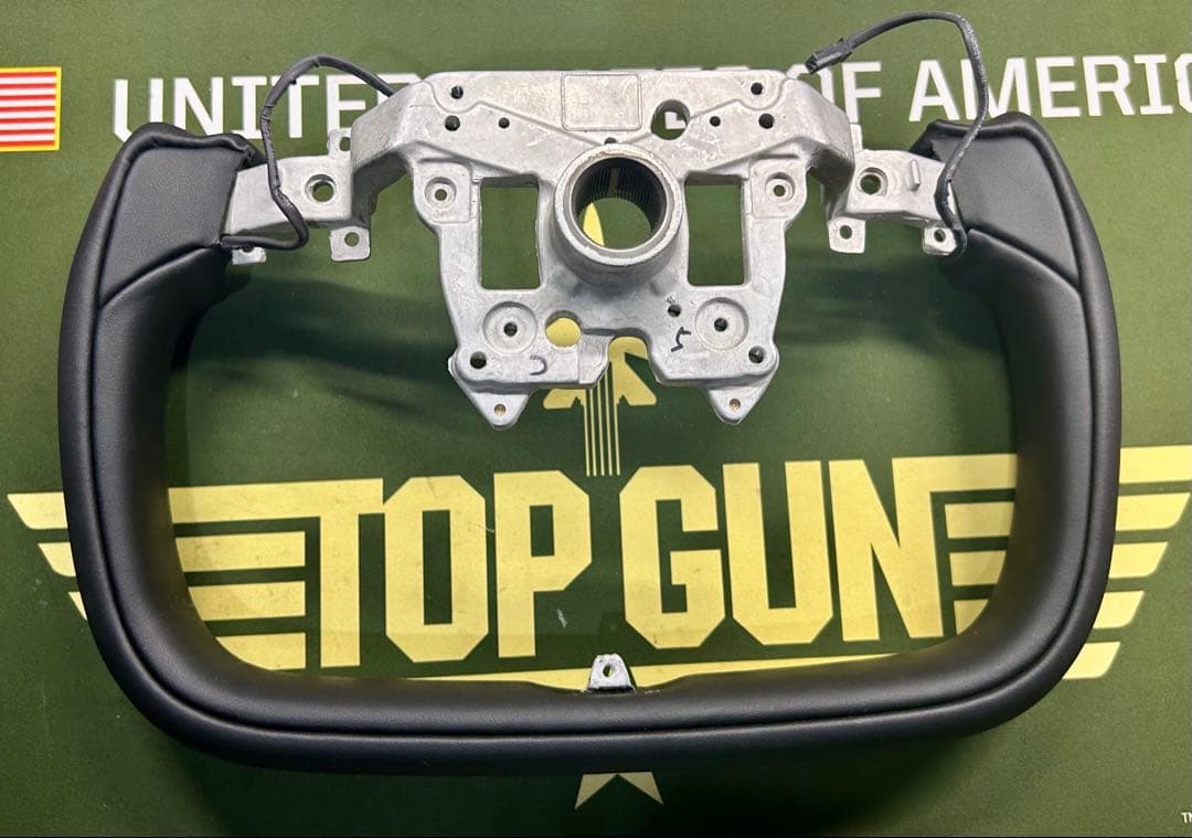 テスラ新型モデルY/3用　ヨークハンドル　本革　黒