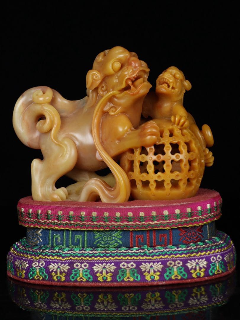 天然　寿山石 獅子・親子　透かし細工 極彫刻　置物　アンティーク　時代物