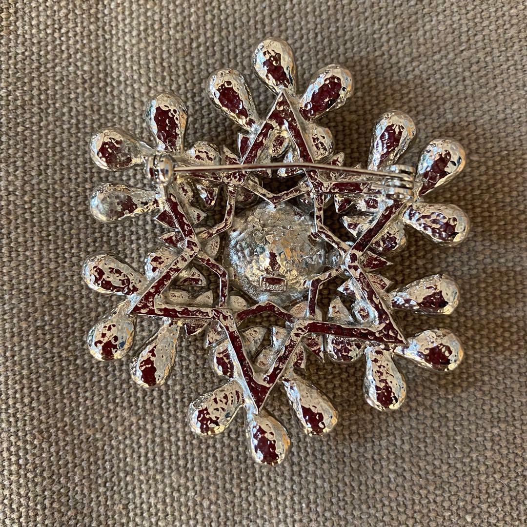 Rene ルネ 雪の結晶モチーフ ブローチ