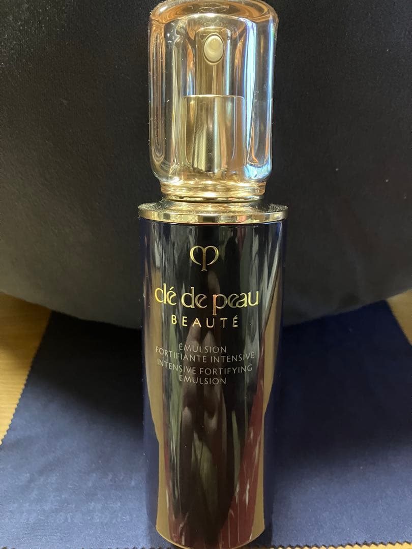 clé de peau エマルションアンタンシヴ（ニュイ） 125ml