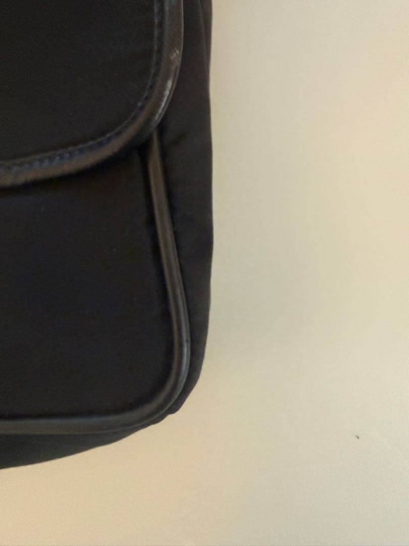 PRADA プラダ ショルダーバッグ メッセンジャーバッグ 斜め掛け V166