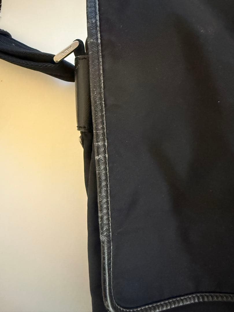 PRADA プラダ ショルダーバッグ メッセンジャーバッグ 斜め掛け V166