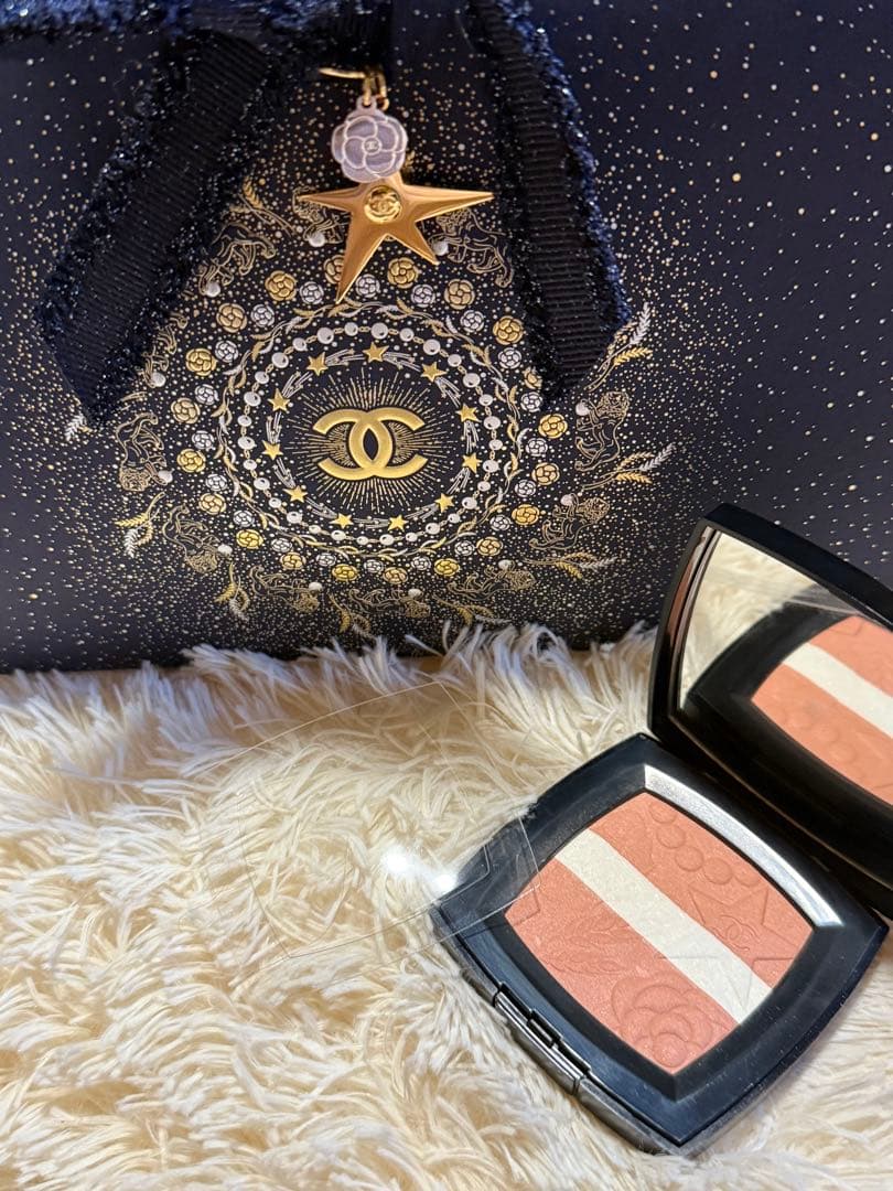 シャネルレシーニュドゥシャネル　998 ボックスコメットチャームブラシ袋付き