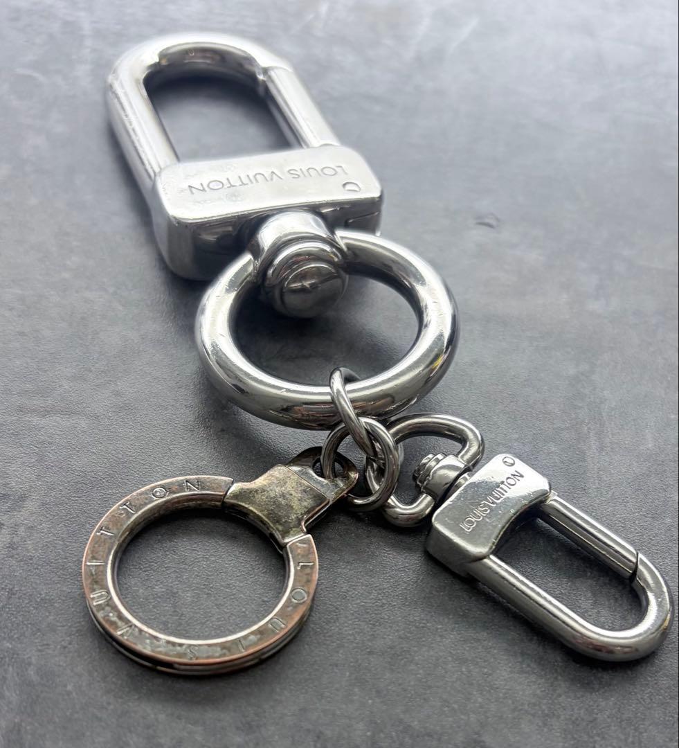か*き様 LOUIS VUITTON シルバー キーホルダー