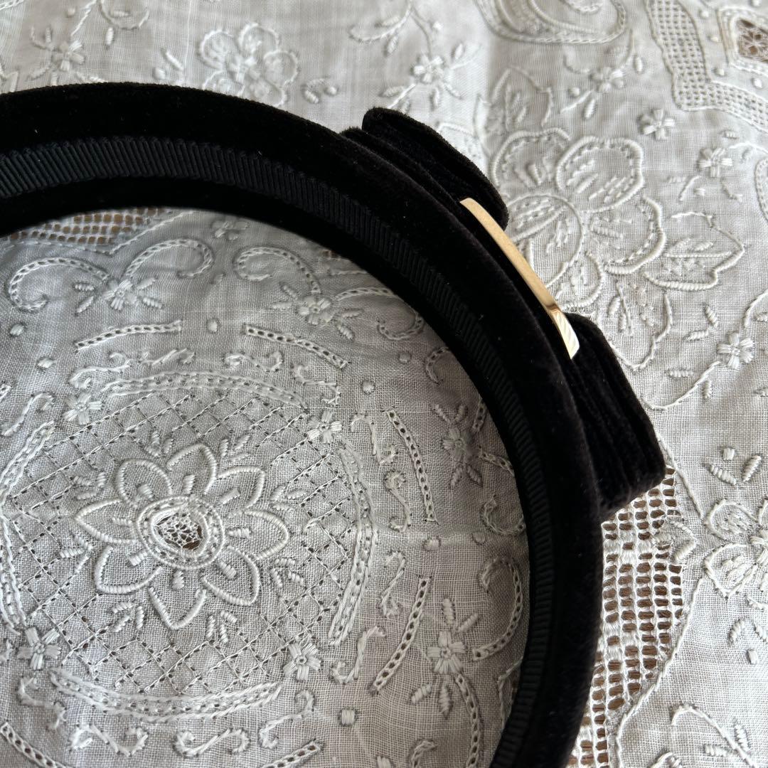 【極美品】フェラガモ ヴァラ　リボン カチューシャ ベロア　ブラック系