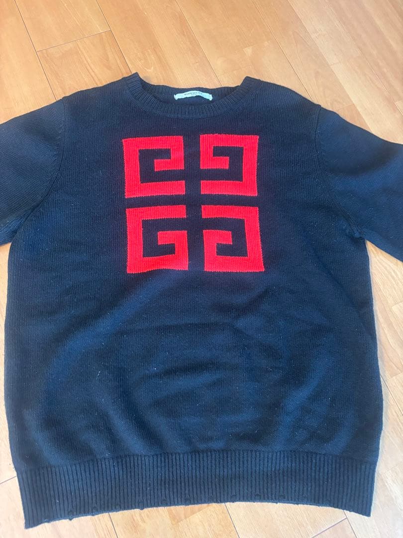 Givenchy ニットセーター 黒・赤