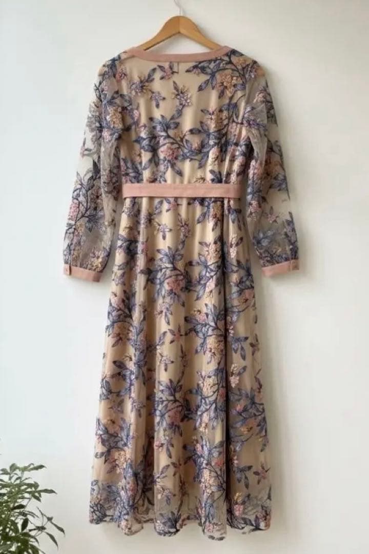 【現行品】グレースコンチネンタル フラワー刺繍フレアワンピース 38 ベージュ