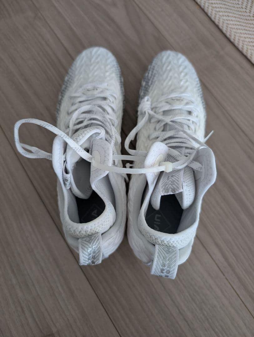 限界価格！UA SPOTLIGHT CLONE 3.0 アメフト スパイク