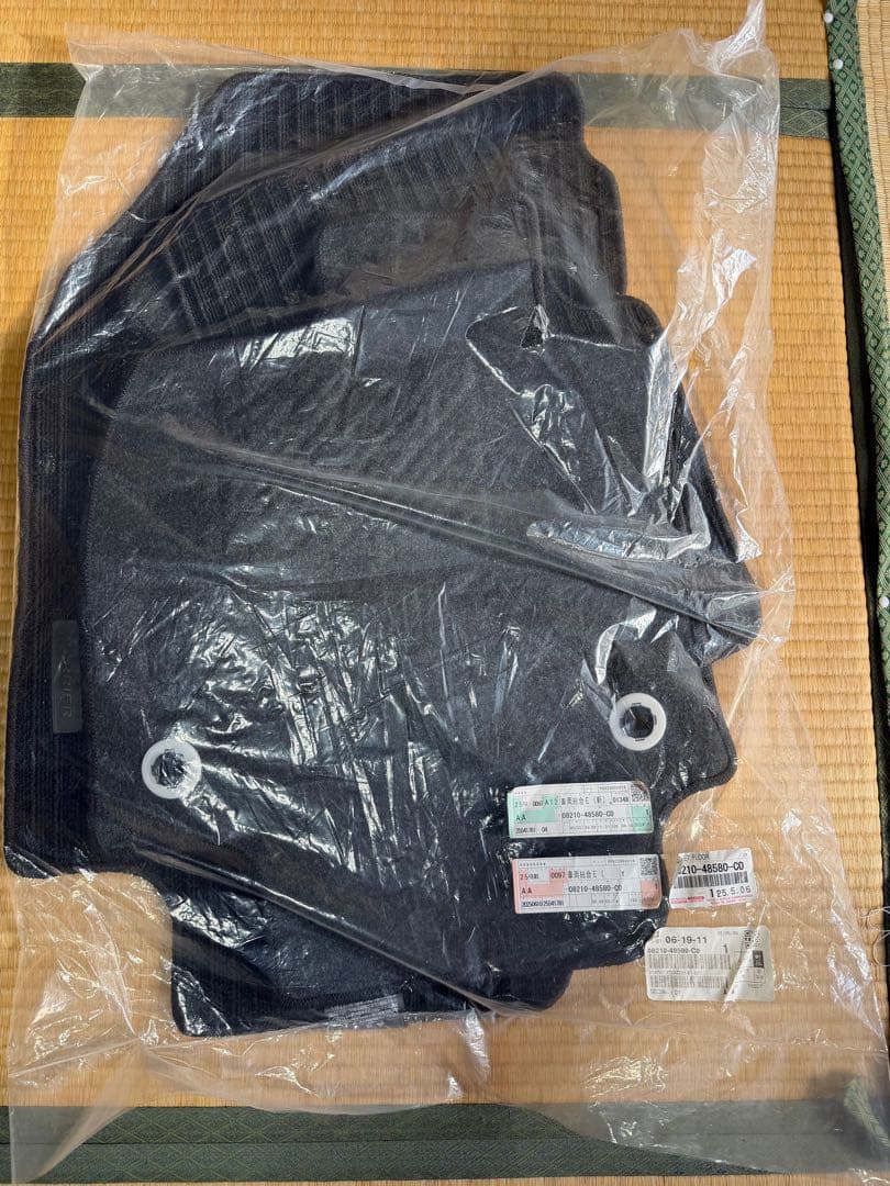 新品　トヨタ ハリアー　フロアマット 80系　ロイヤル