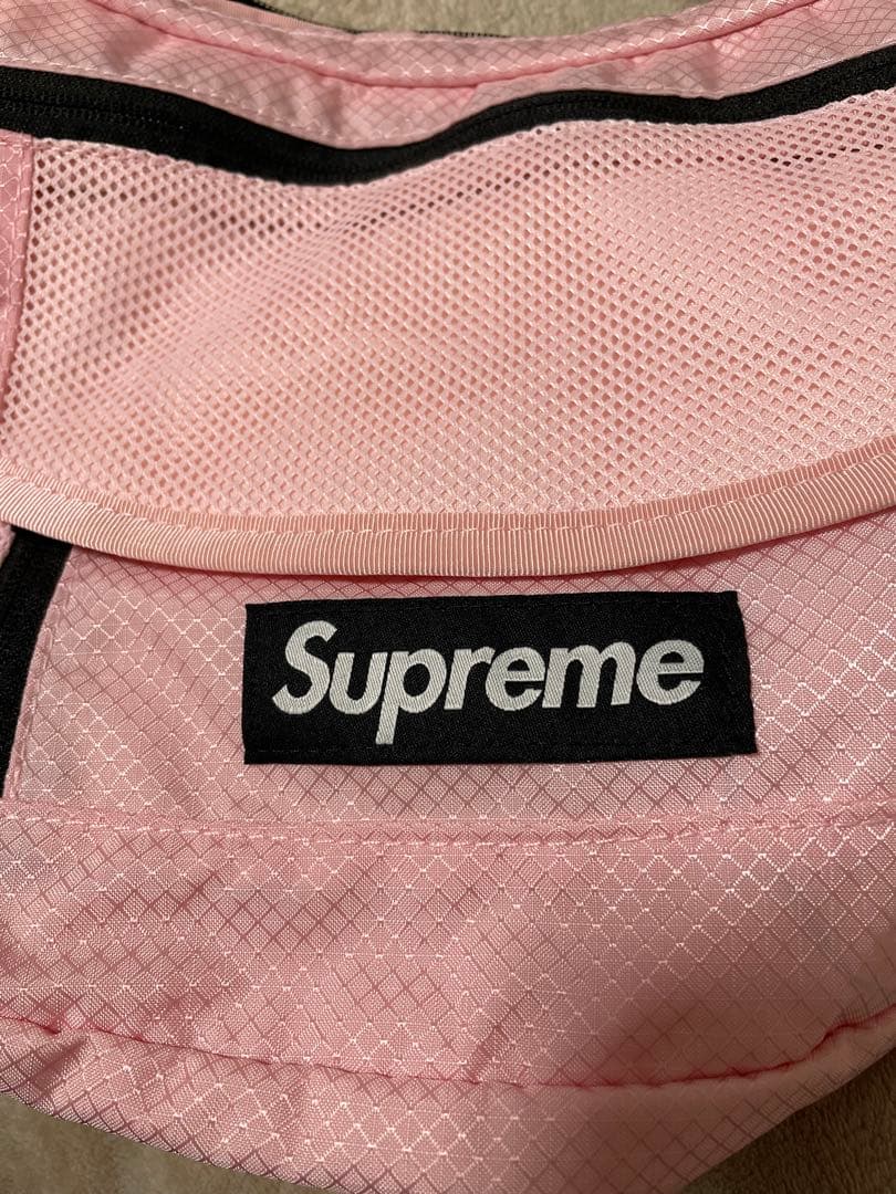 セール中　SUPREME Small Messenger Bag バッグ ピンク