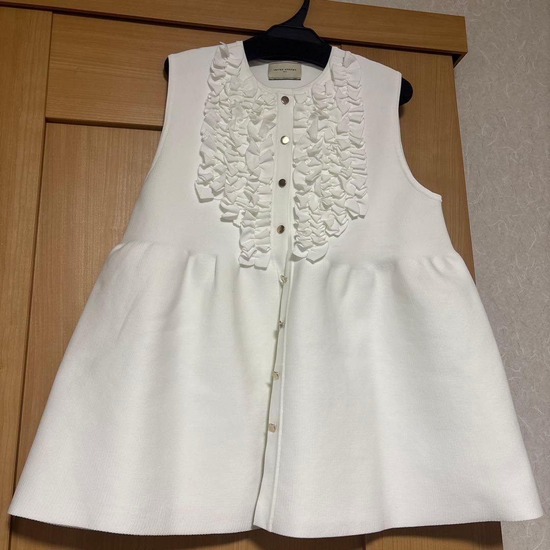UNITED ARROWS フリルノースリーブベスト