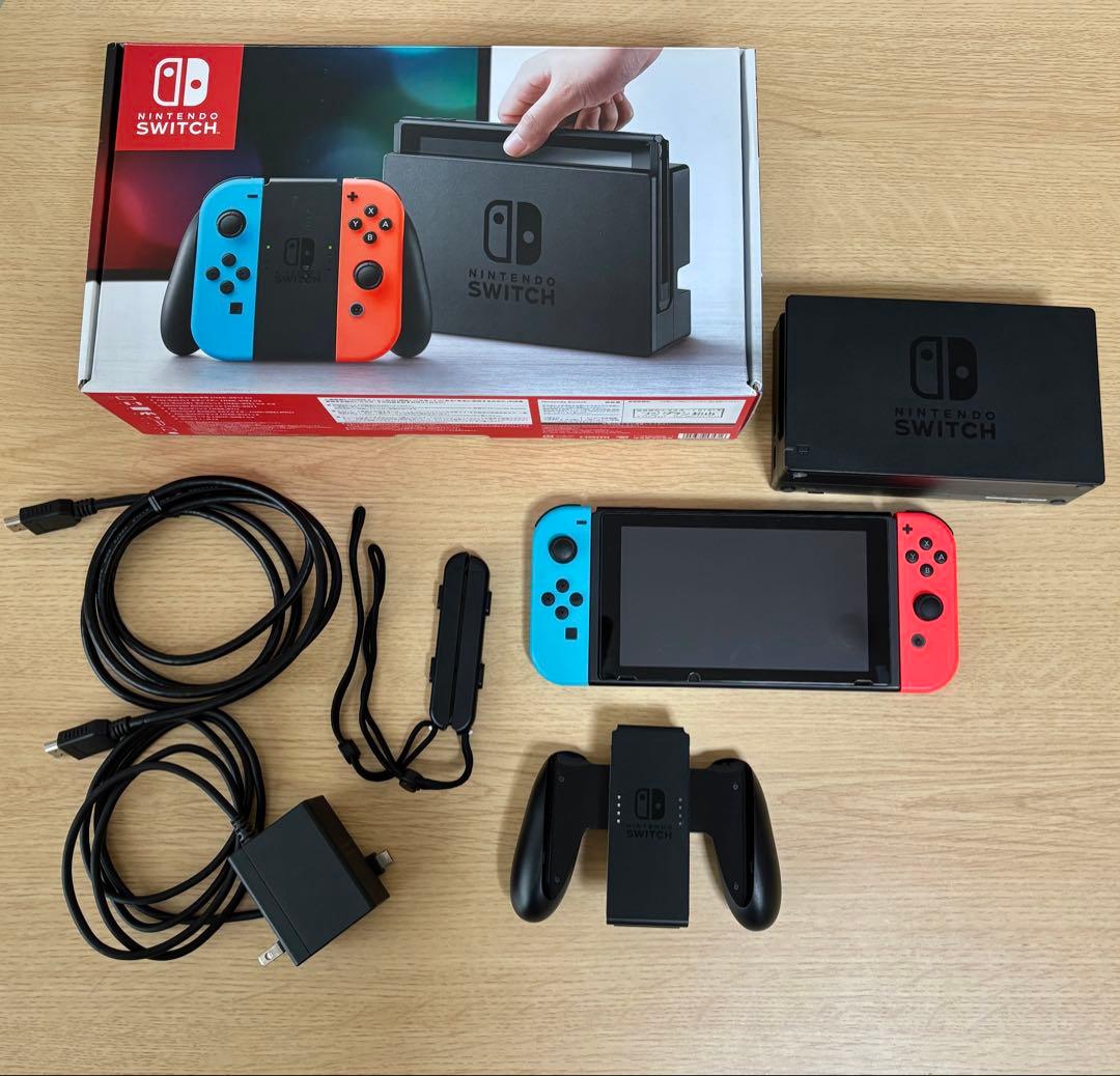 Nintendo Switch 本体 赤 / 青