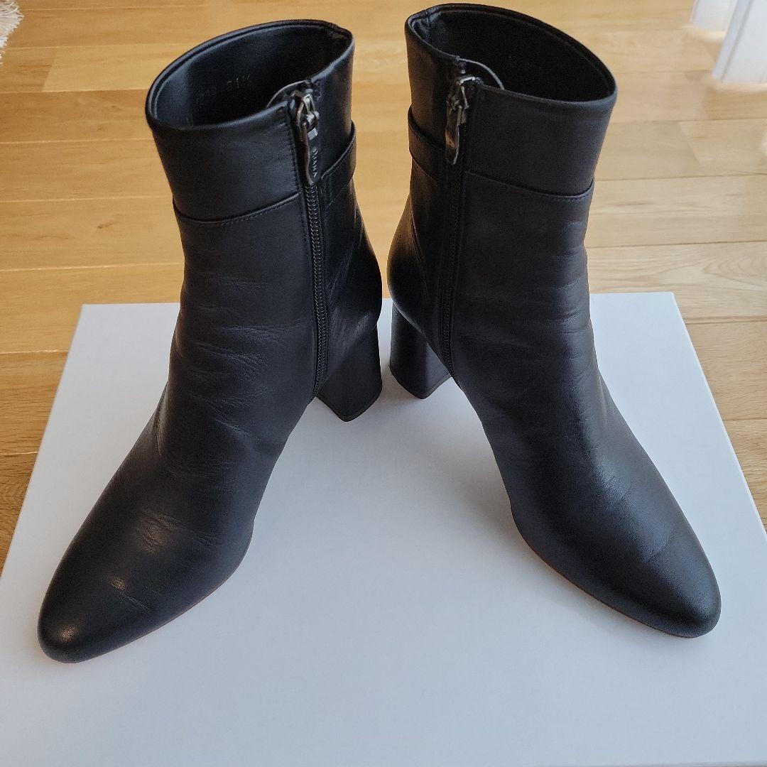 美品 ダイアナショートブーツ21.5cmブラック