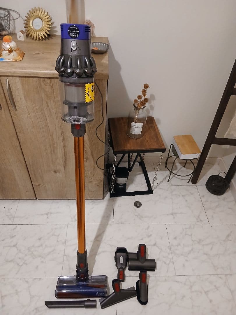Dyson V10 Fluffy 本体一式 動作確認済