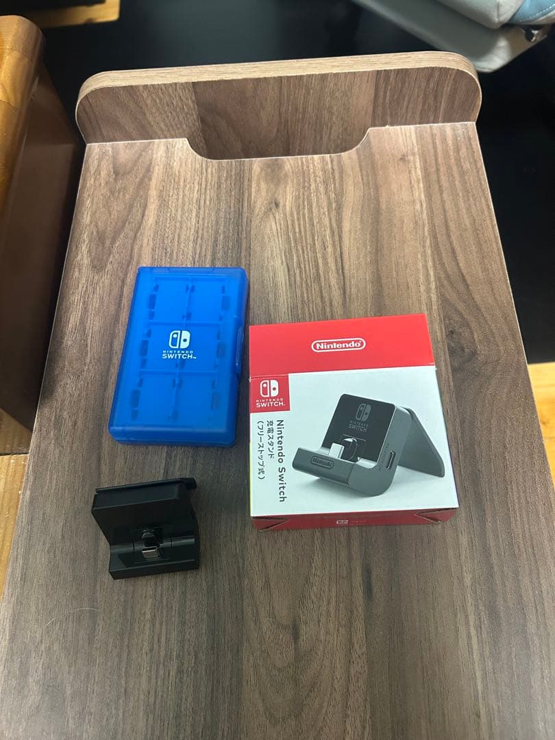 switch liteハイラルエディション、ポーチ、充電スタンド、ソフトケース