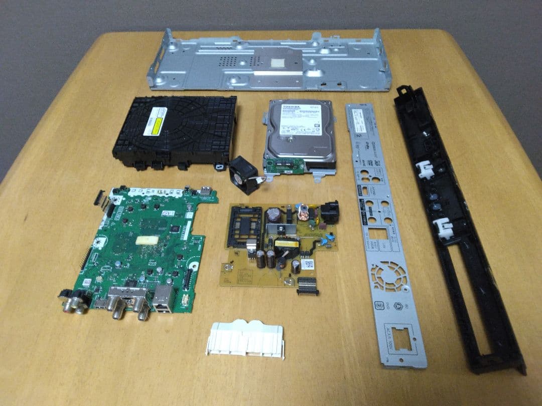 SHARP AQUOSブルーレイBDーNW520 2番組同時録画　保証付き