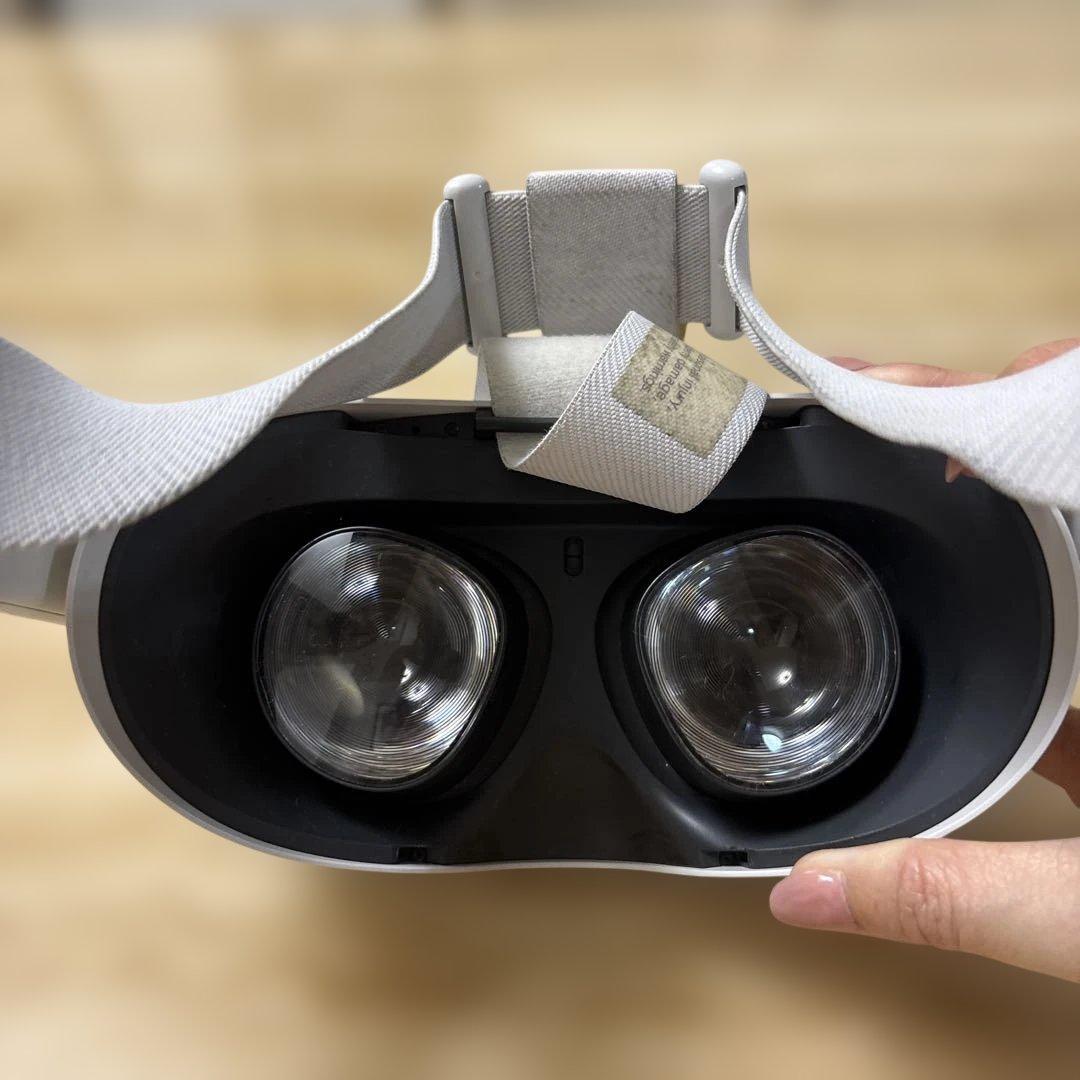 ジャンク Quest 2 VRヘッドセットとコントローラー