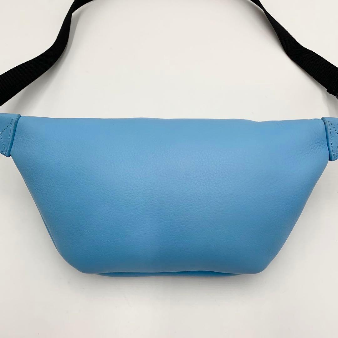 未使用に近い 希少色 バレンシアガ エブリデイ ボディバッグ カーフスキン 水色