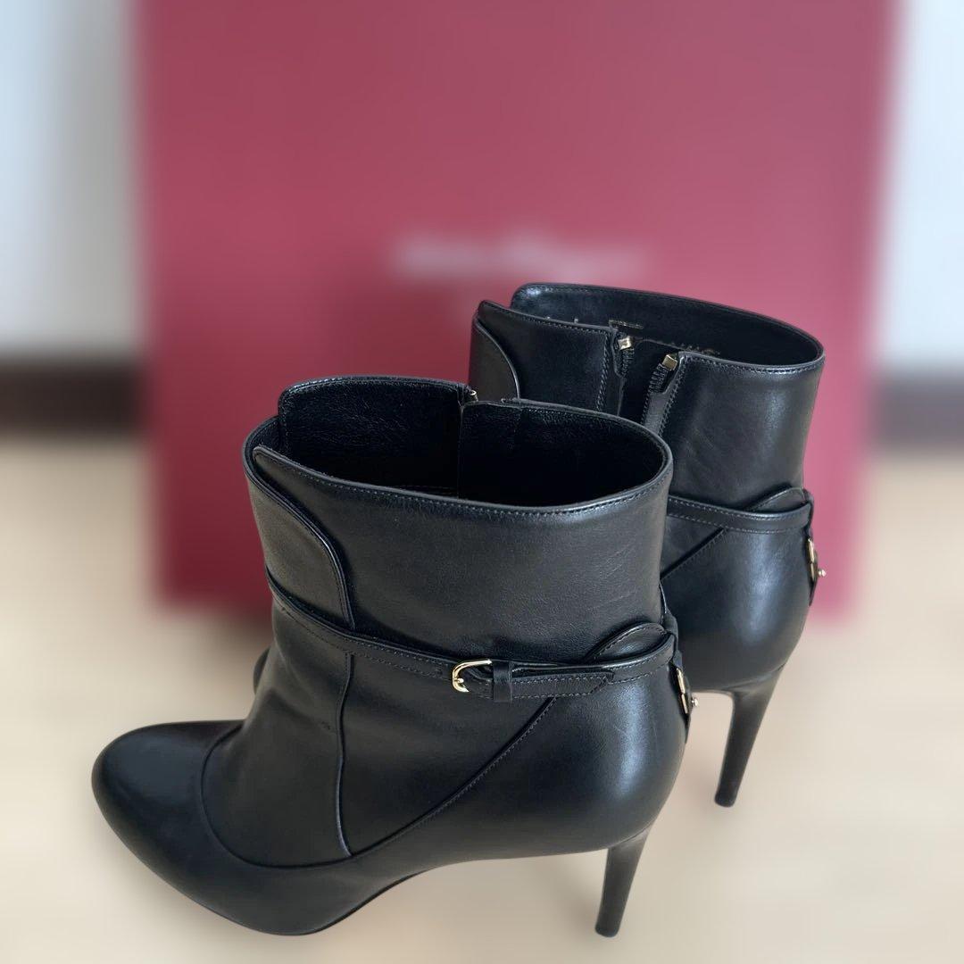L*a様 Salvatore Ferragamo ブラックヒールブーツ 37.5