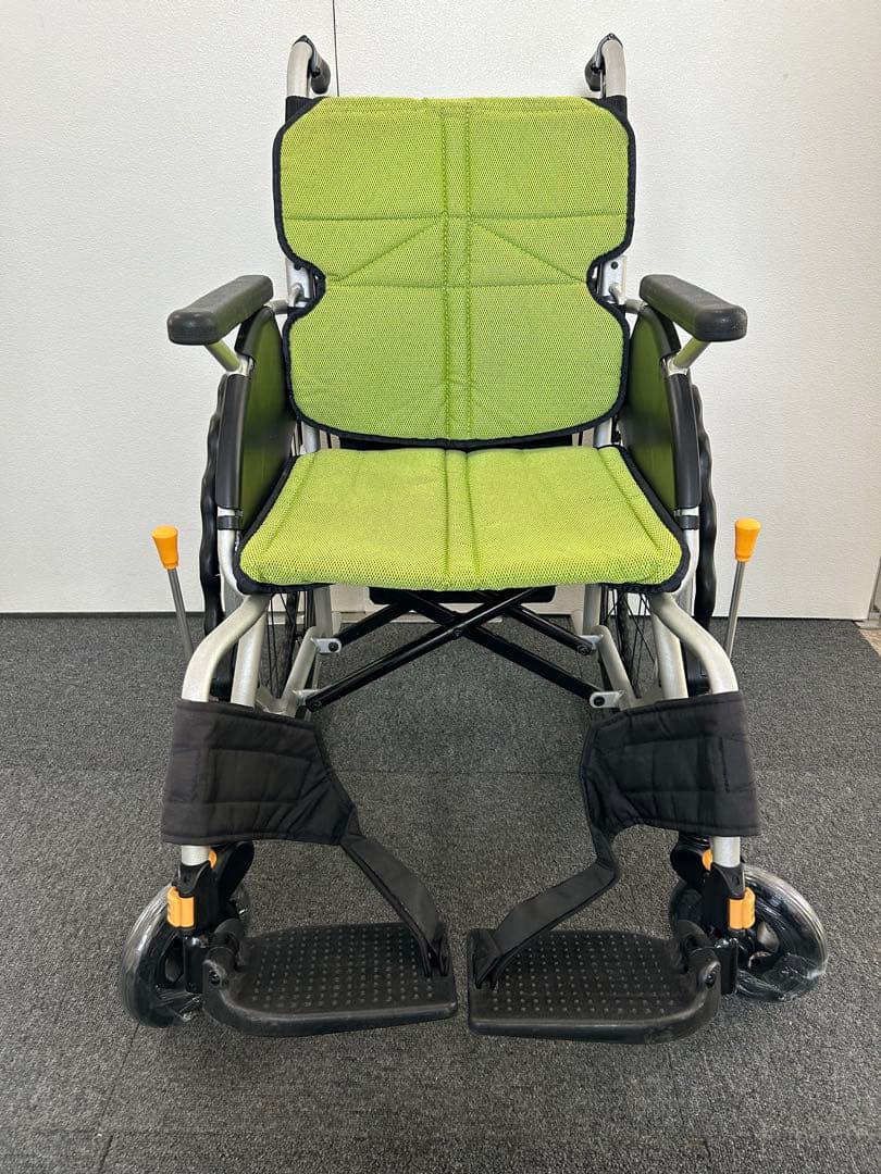 人気商品【美品】松永制作所NEXT-11B　自走式車椅子　軽量、コンパクトタイプ