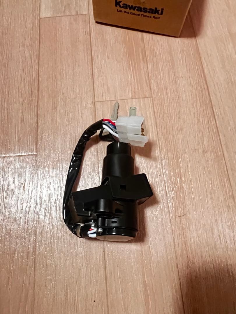 ゼファー750 純正品 スイッチアッシ(イグニッション)27005-5103