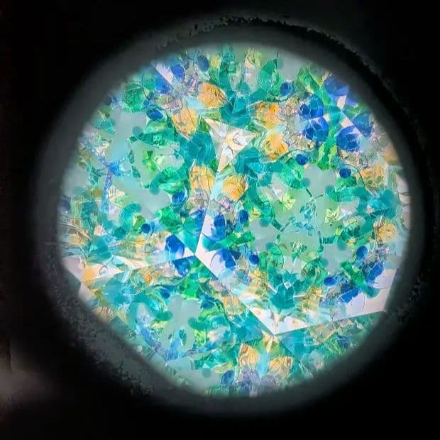 佐藤元洋さん　吹きガラス万華鏡