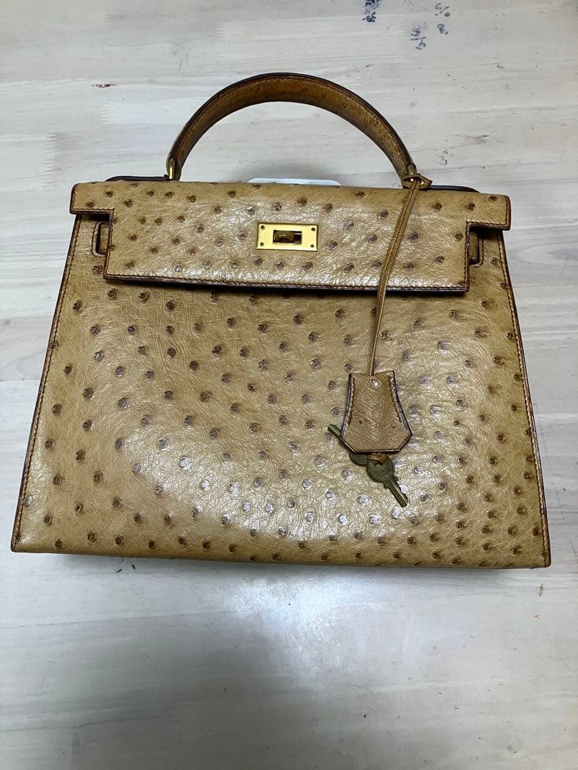 オーストリッチレザー ベージュハンドバッグ