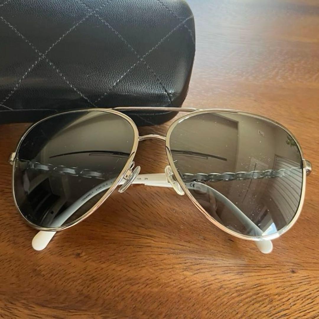 CHANEL アビエーターサングラス シルバー/ホワイト　ケース付き