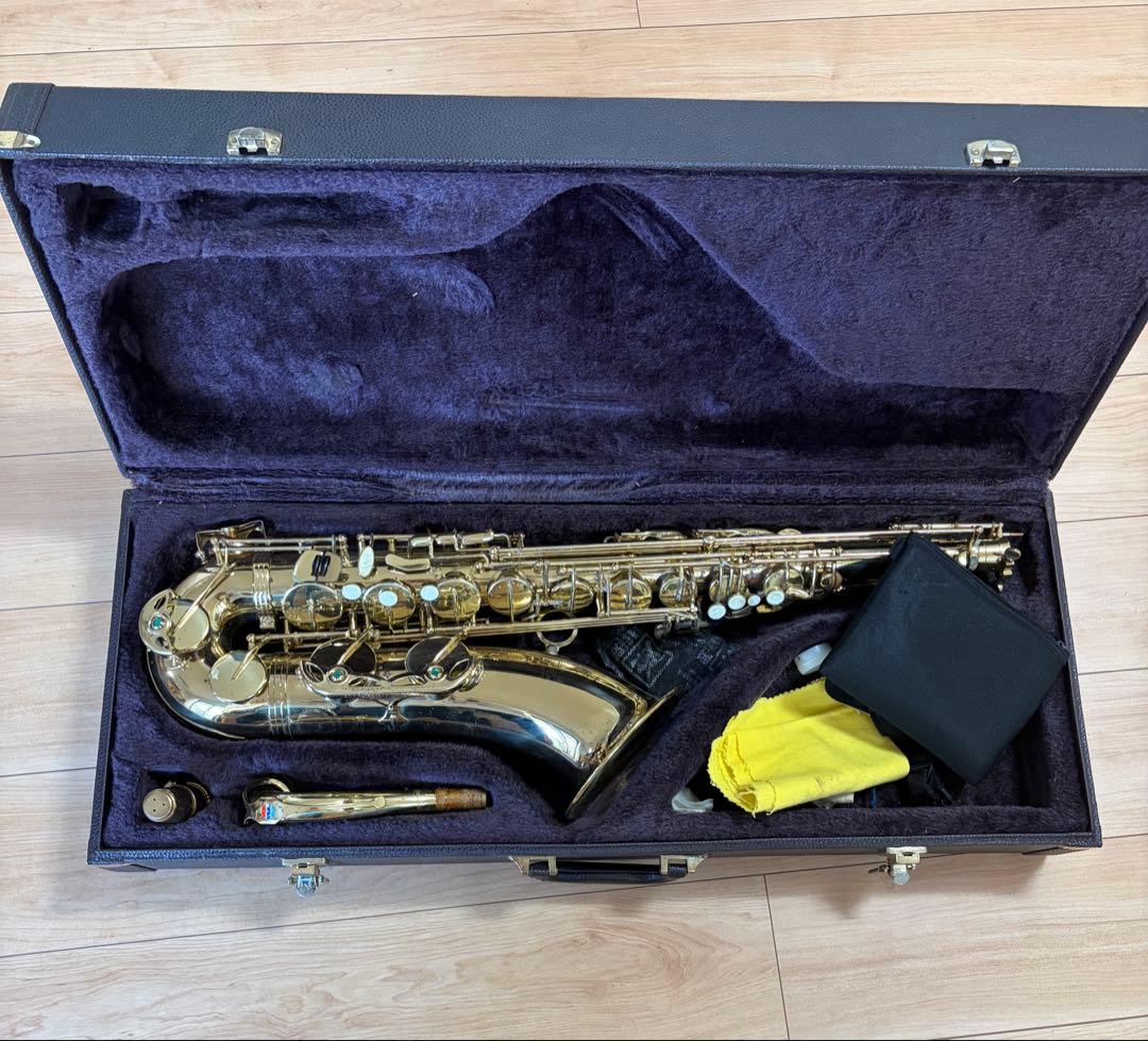 サックス HTN-86彫刻入り　ゴールド　ケース付