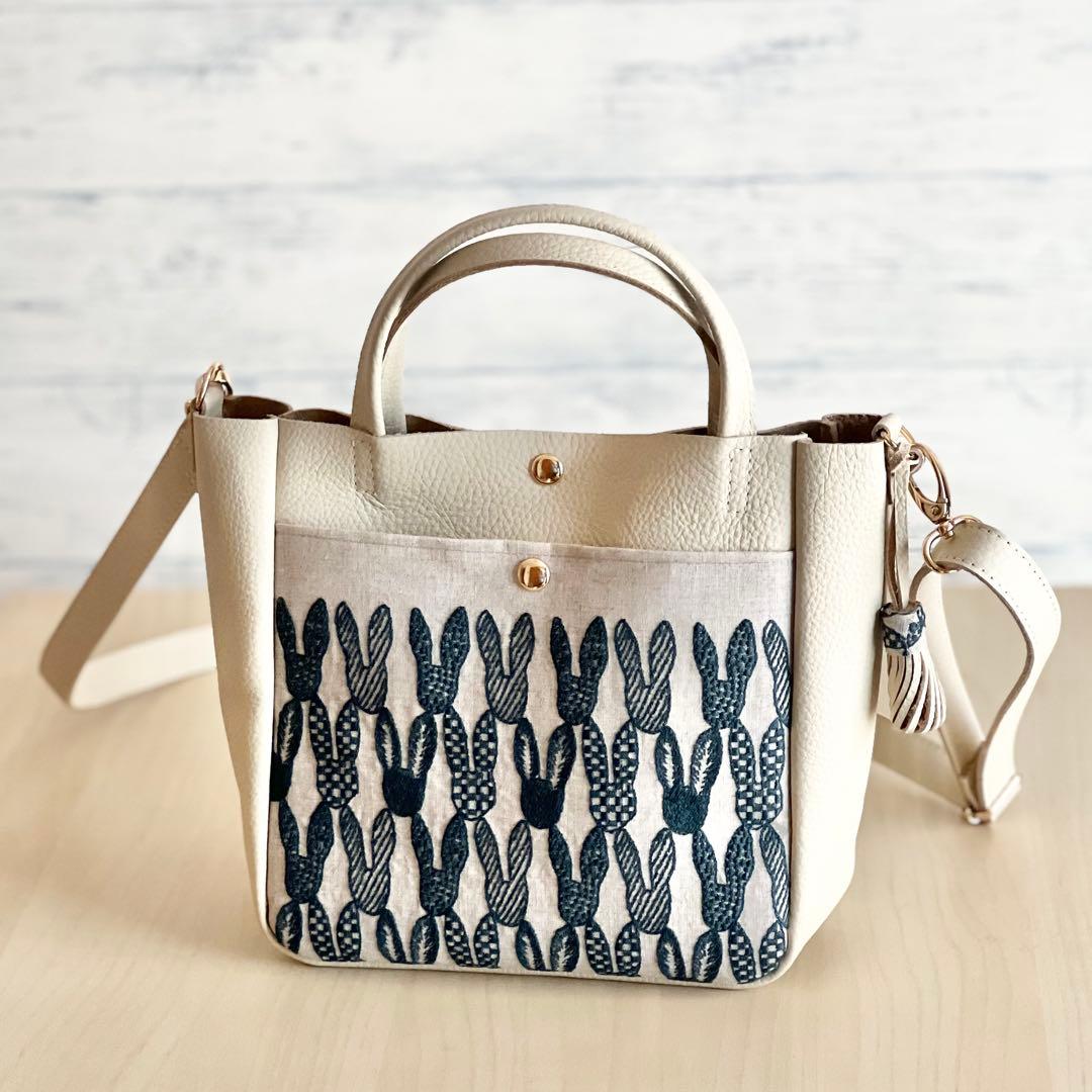 中秋の名月セール‼️ トート型本革ショルダーバッグ　MB510-015