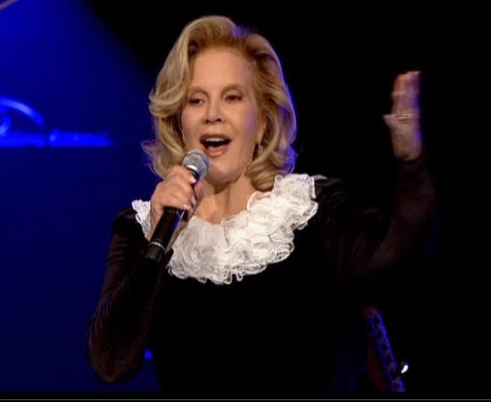 シルヴィ・バルタン50周年記念コンサートDVD-7P『Live A La Sal