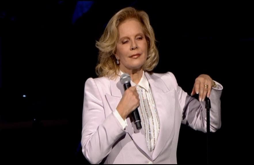 シルヴィ・バルタン50周年記念コンサートDVD-7P『Live A La Sal