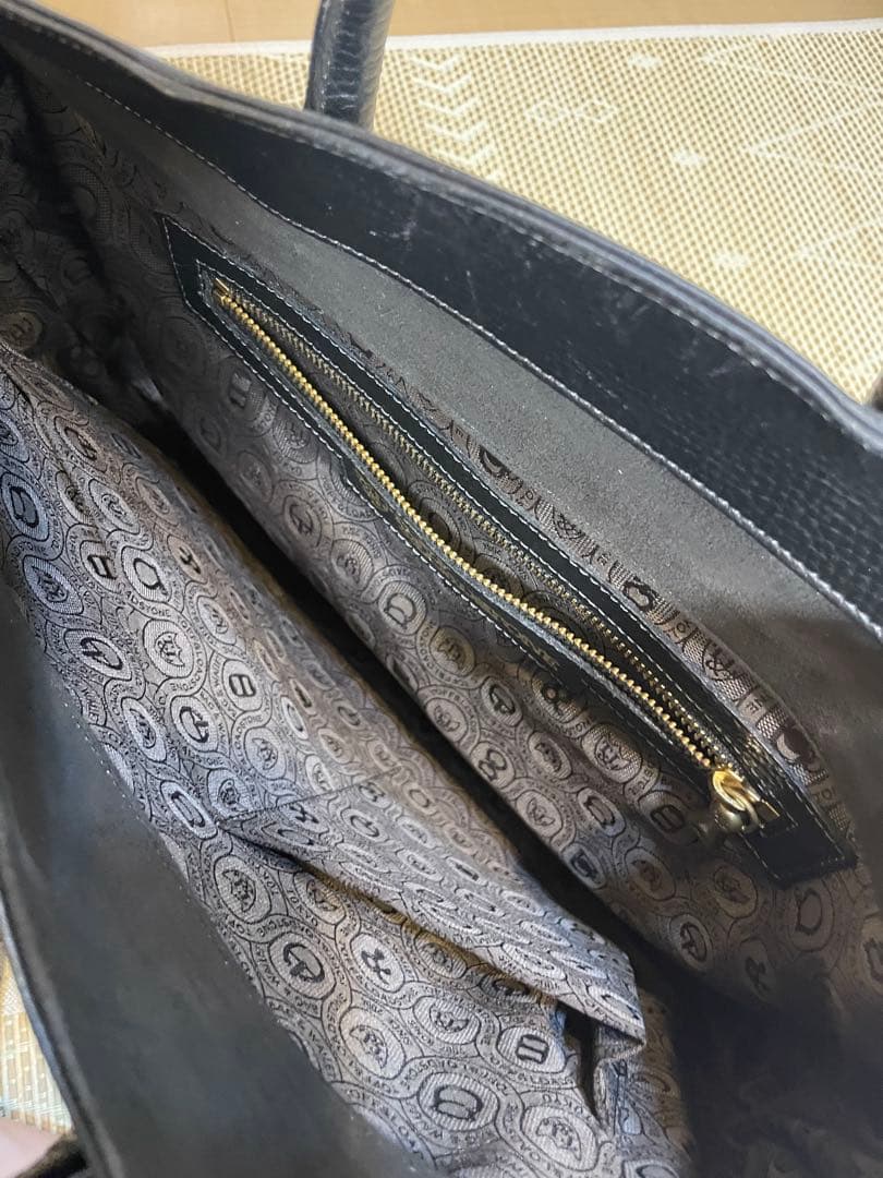 TOFF&LOADSTONE レザーバッグ　黒　ブラック