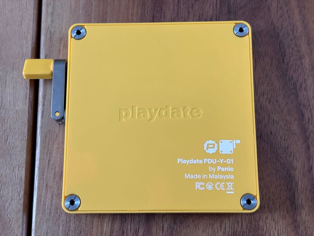 Playdate 本体 （液晶保護シール付き）+ 限定専用カバー（Pizza）