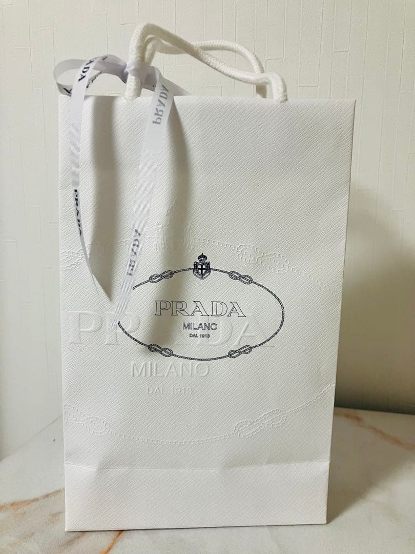 プラダパラドックスヴァーチャルフラワーオーデパルファム　30ml