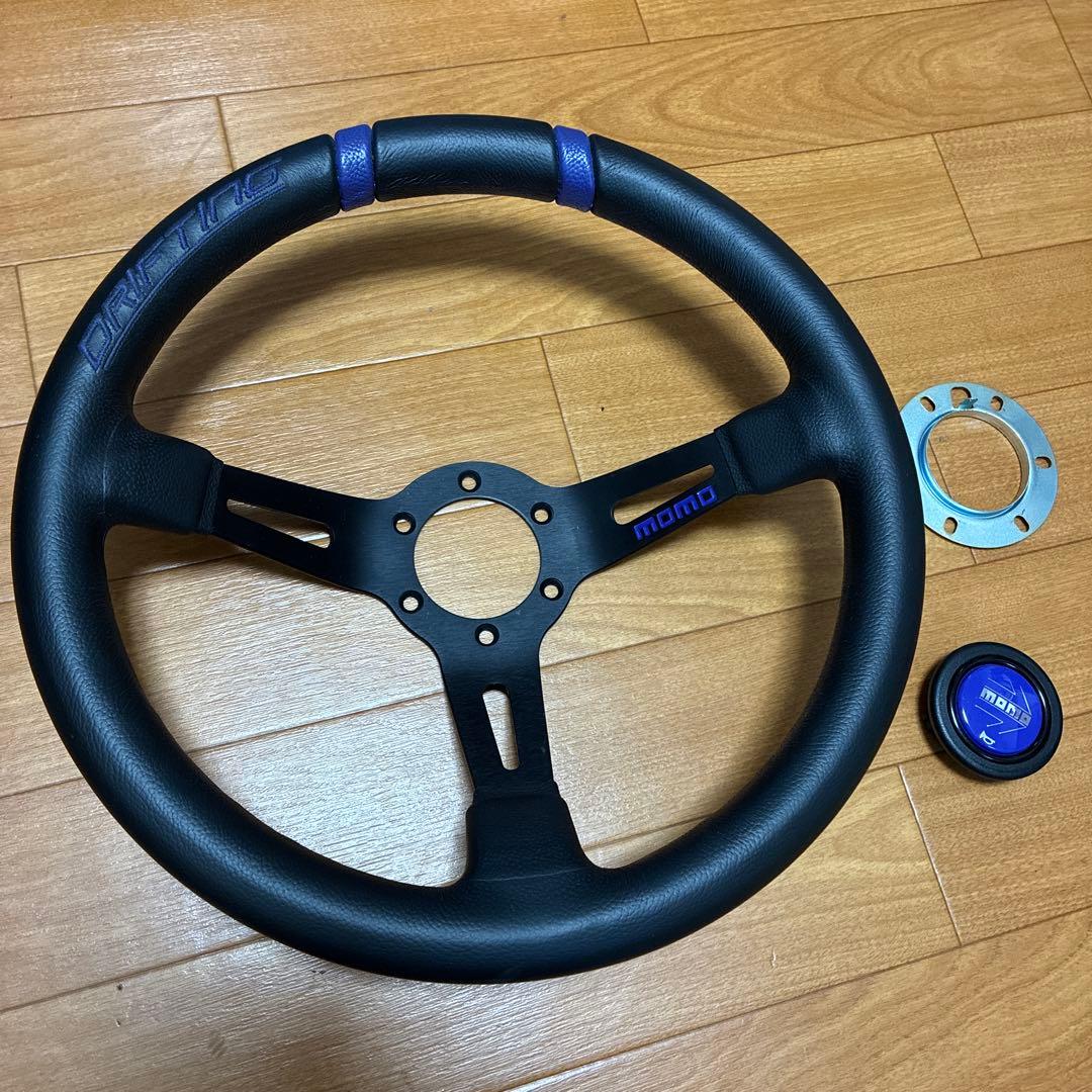 momo ステアリングホイール 黒/紫