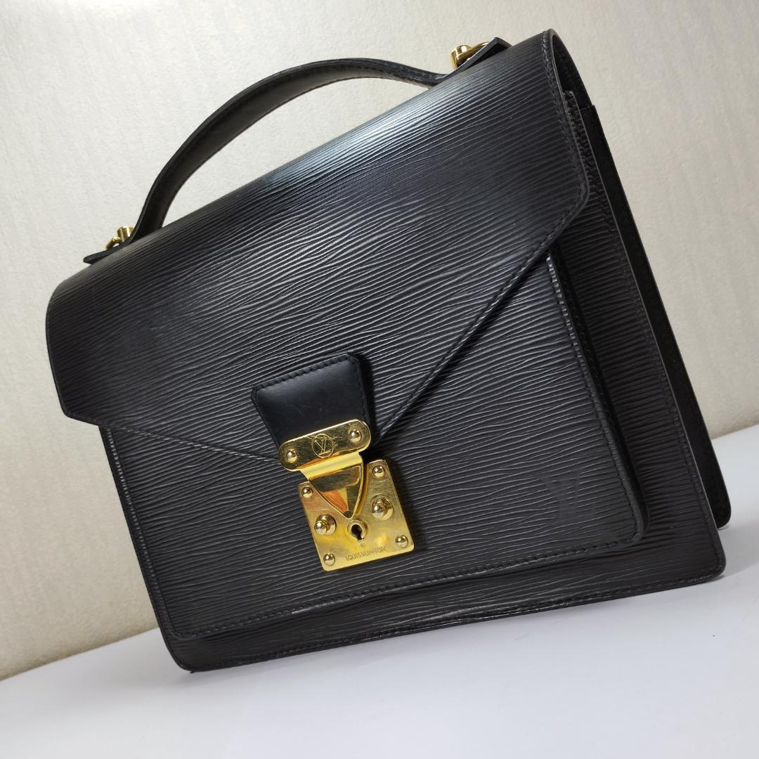 Louis Vuitton ルイヴィトン エピ レザー ブラック　黒