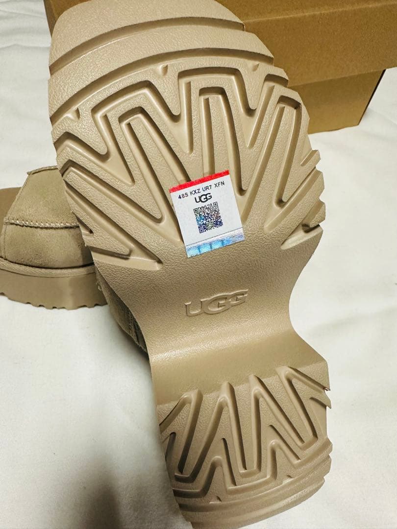 UGG ベージュ プラットフォームサンダル