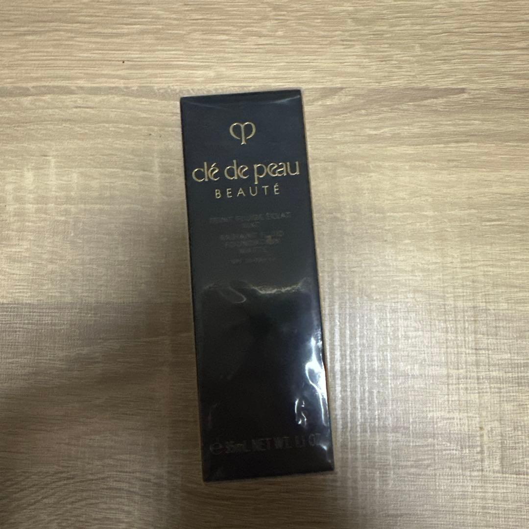 clé de peau ファンデーション O10 SPF 20