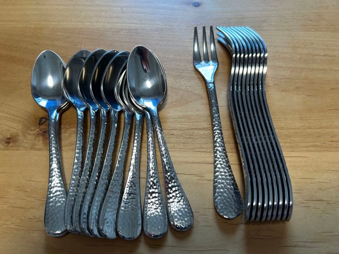 MEPRAイタリア製　ハンマード仕上げカトラリー各10本セット