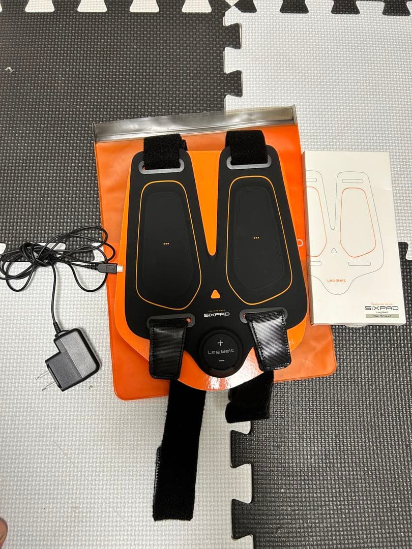 【美品】シックスパッド レッグベルト 純正ジェルシート付き