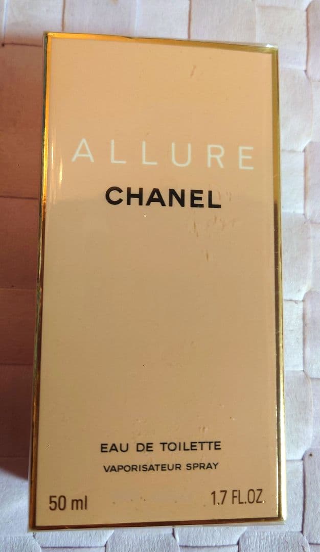 シャネル　アリュール 　香水