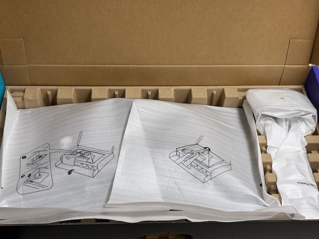 ザ*ン様 DELLAW2725Q Alienware 27 4K 240HzQD